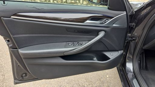 BMW Serie 5 518d 150 Steptronic 8 - Luxury – 2020 – 178967 km – Diesel – Boîte Automatique — photo 18