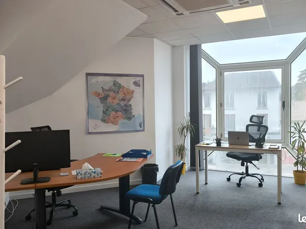 Bureau de 18 m2 - 1 à 2 personnes - Champagne-au-Mont-d'Or