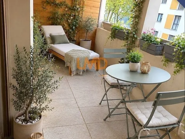 appartement dans résidence récente avec terrasse plein ouest