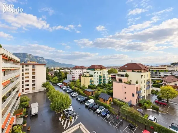 Gaillard spacieux appartement 4 pièces de 95 m2 en étage élevé
