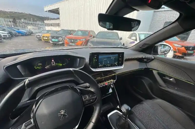 Peugeot 2008 puretech 130 s&amp;s bvm6 — photo 47