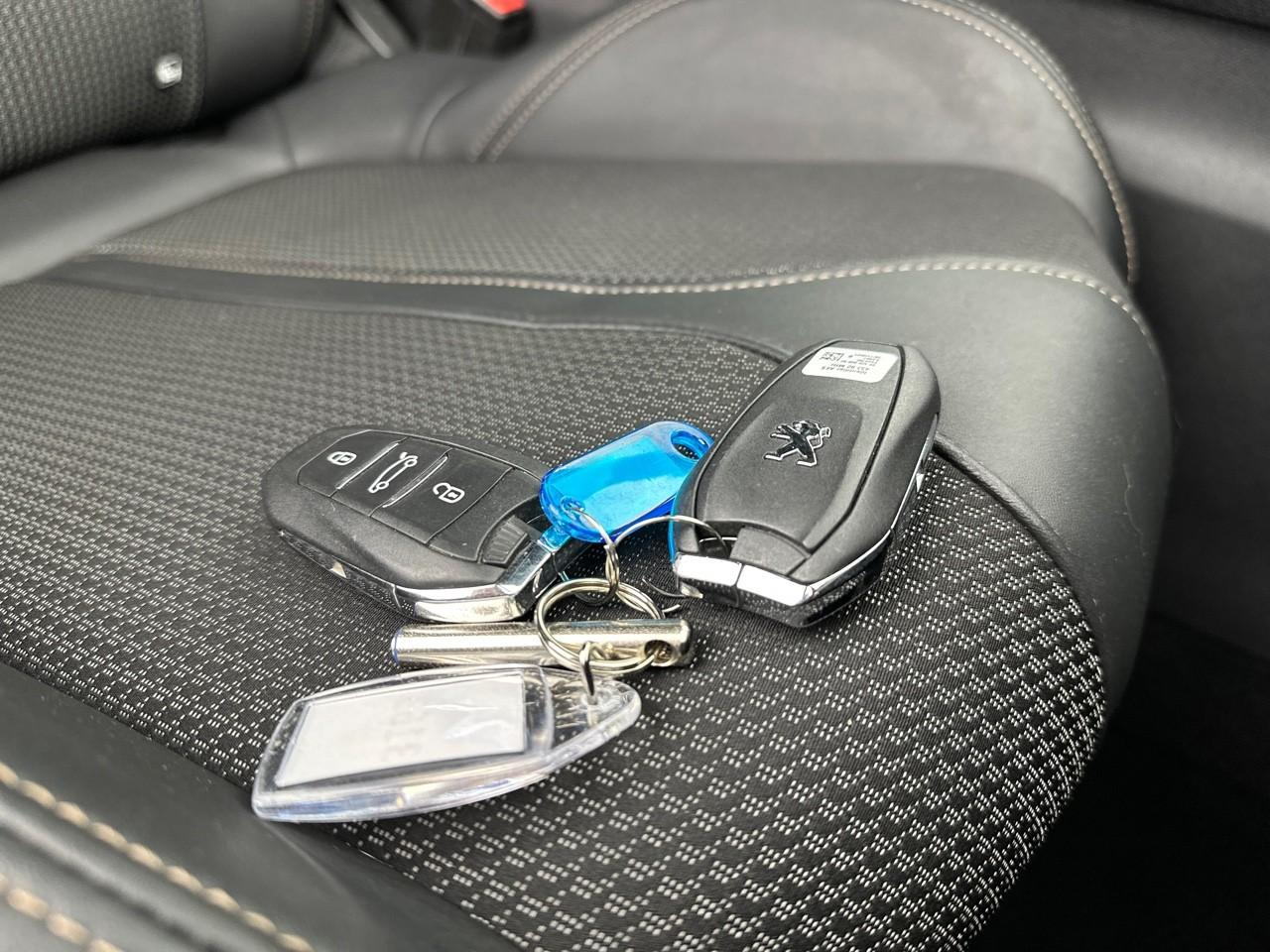 Peugeot 3008 hybrid 225 e-eat8 gt — photo 36