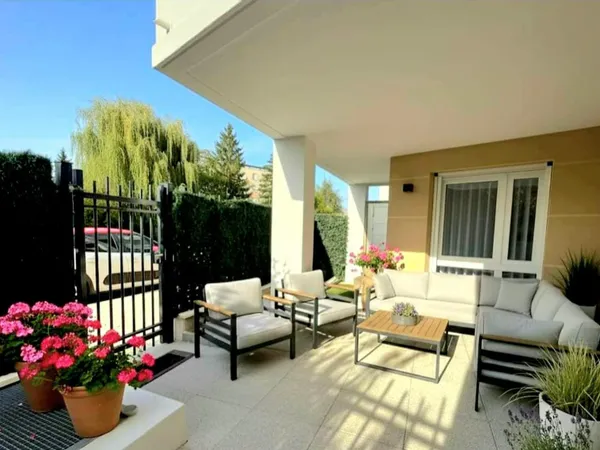 APPARTEMENT HAUT DE GAMME AVEC GRANDE TERRASSE PRIVEE