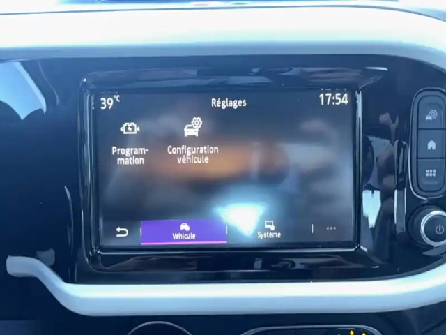 Renault Twingo iii e-tech — photo 42