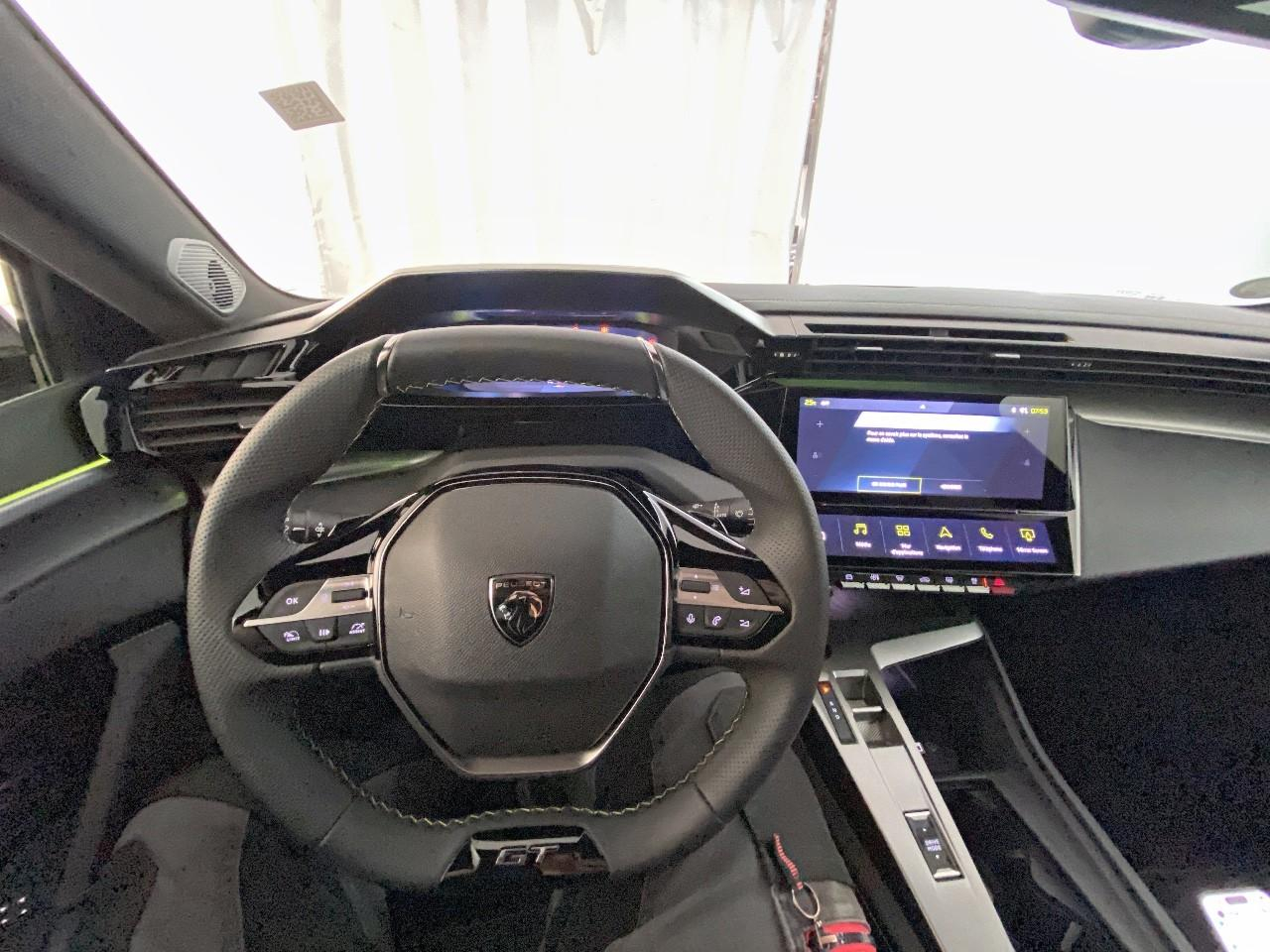 Peugeot 308 sw electrique 55 kwh 156ch gt — photo 12
