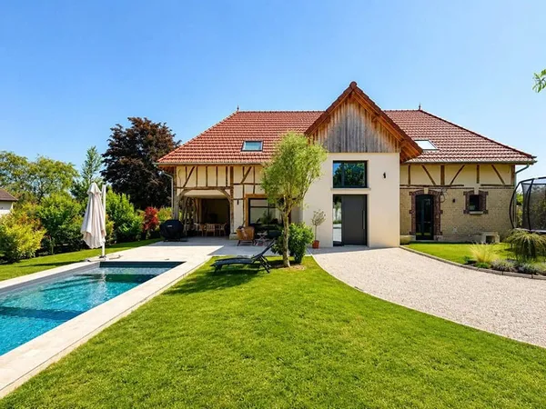 Maison 6 pièces 230 m²
