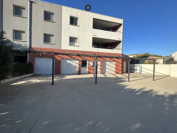 Local 3 pièces 202 m²
