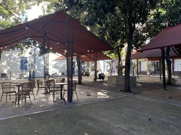Local commercial 85 m²