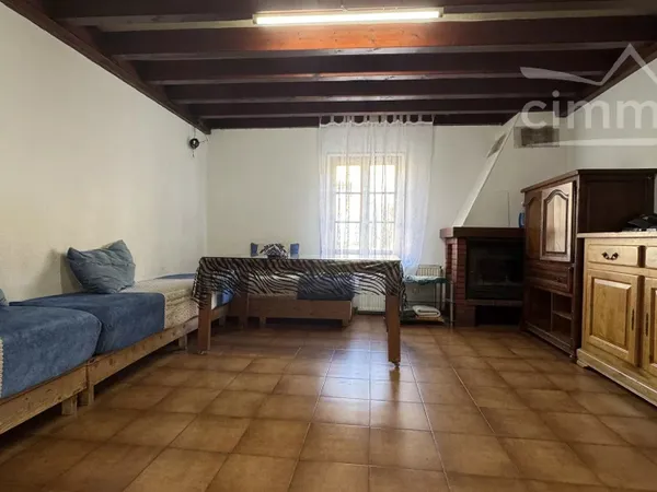 Maison de ville avec fort potentiel – 130 m² – Centre de Saint-Vallier