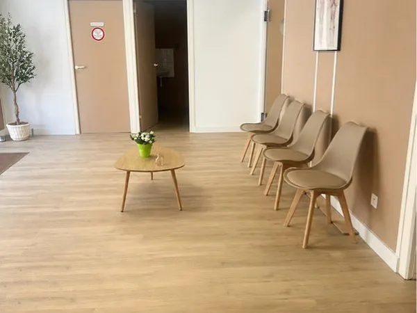 Box / salle de consultation dans centre paramédical 13003
