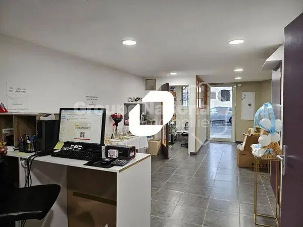 Local commercial 1 pièce 48 m²