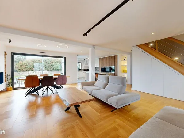 Villa 10 pièces 165 m²