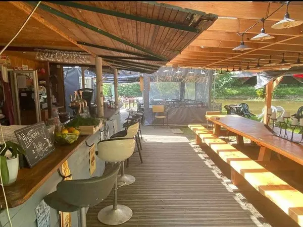 À vendre : Fonds de commerce guinguette au bord de l eau