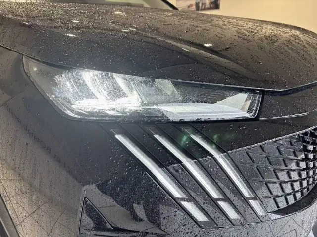 Peugeot 5008 electrique 73 kwh 210 ch — photo 16