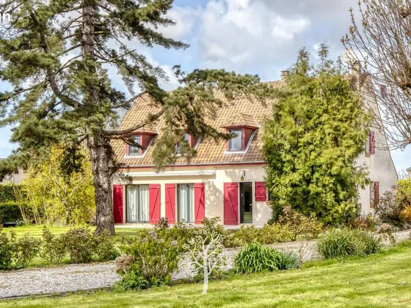 Maison 6 pièces 344 m²