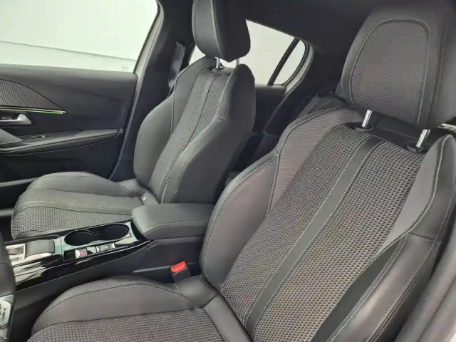 Peugeot 208 electrique 50 kwh 136ch — photo 24