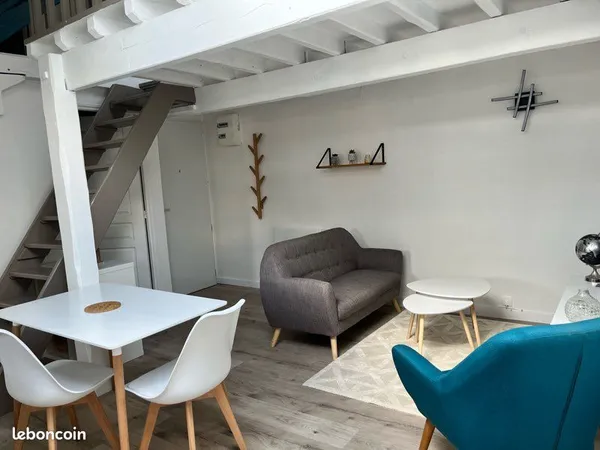 Studio lumineux entièrement meublé