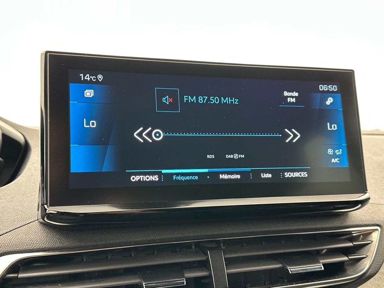 Peugeot 3008 puretech 130ch s&s eat8 gt pack — photo 22