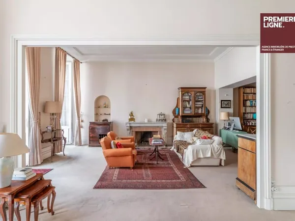 Bel appartement de charme aux Chartrons
