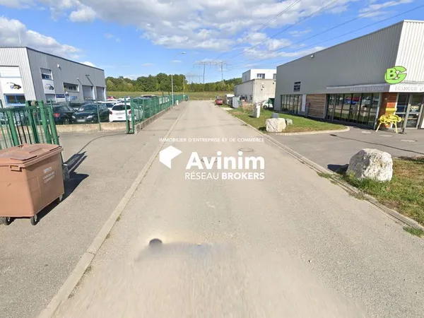 Local commercial 100 m² Ornex