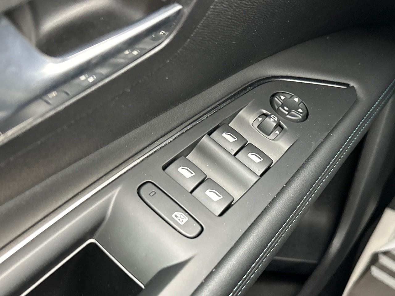 Peugeot 3008 puretech 130ch s&s eat8 allure pack — photo 15