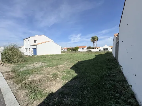 Terrain avec Permis à 1 km de la plage - NOIRMOUTIER