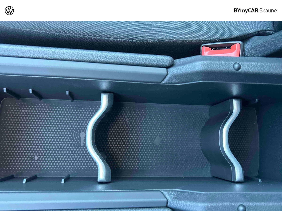 Volkswagen T-Roc 1.5 eTSI Hybrid 116 ch DSG7 — photo 22