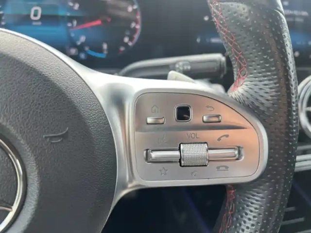 Mercedes Glb 200 amg line — photo 12