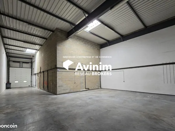 Local 355 m² Saint-Brice-sous-Forêt