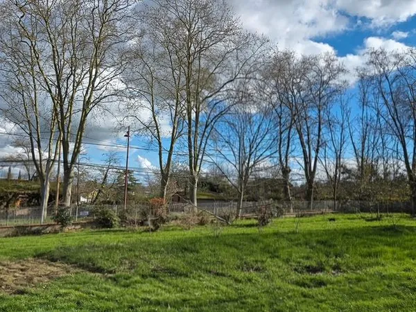Terrain à bâtir de 833 m²