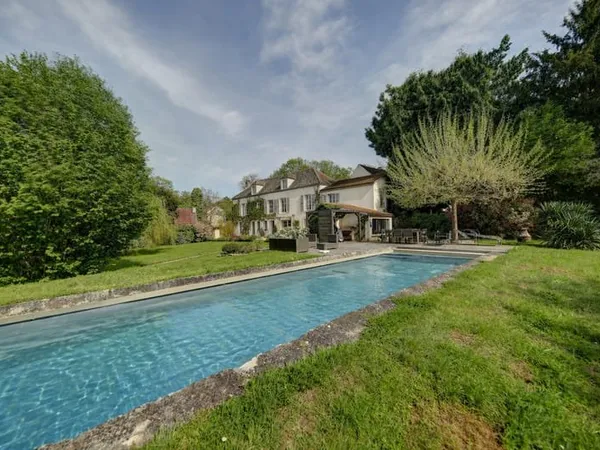 Maison 6 pièces 220 m²