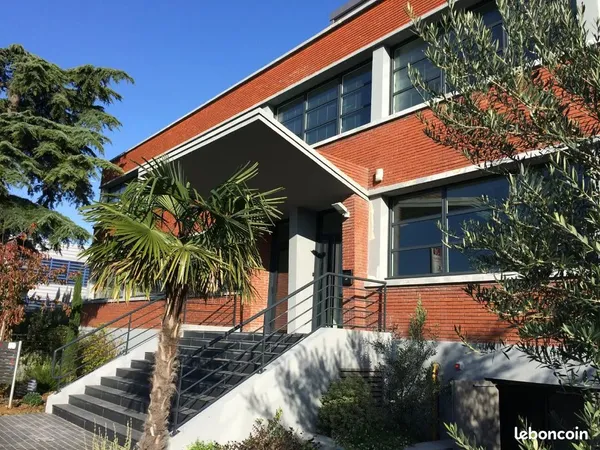 Bureau d'angle 81 m² - Pont de Bezons - Clim, 2 parkings