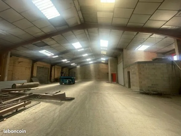 ENTREPOT - LOGISTIQUE 387 m² SAINT-JUÉRY