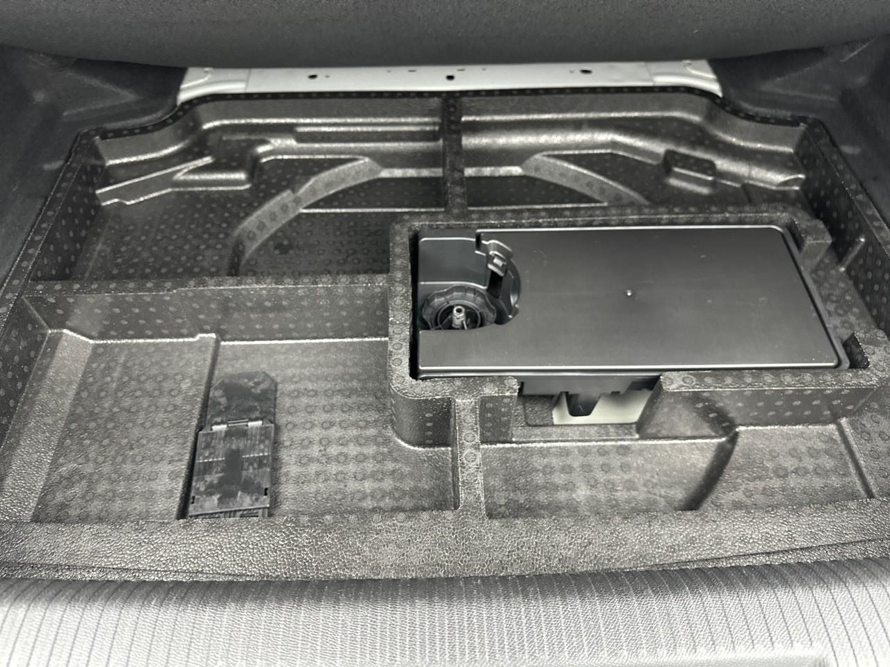 Peugeot 308 hybrid 145 e-dcs6 allure — photo 37