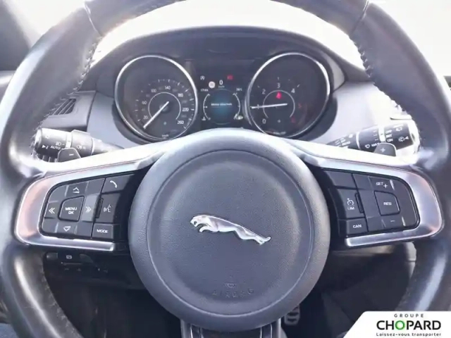Jaguar E-Pace 2.0 d - 180 ch awd bva — photo 16