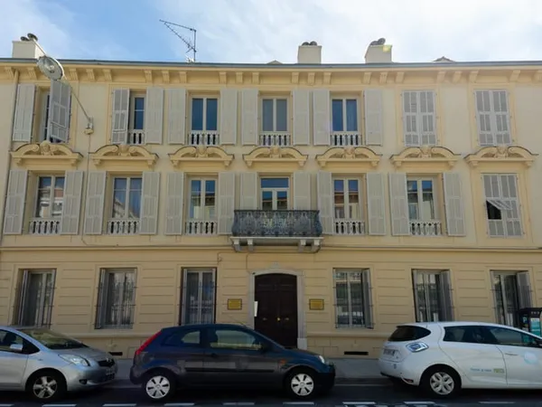 Nice/Carabacel : Vaste appartement familial (141 m2) dans bel immeuble Bourgeois typiquement Niçois