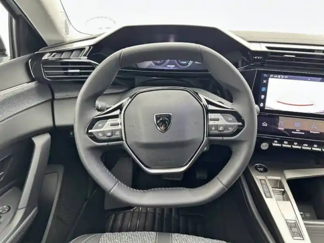 Peugeot 308 hybrid 145 e-dcs6 — photo 9