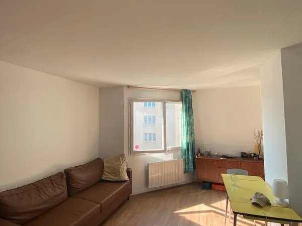 T2 lumineux 40 m² - 7e étage avec ascenseur - proche métro