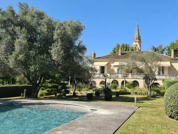 Maison 8 pièces 450 m²