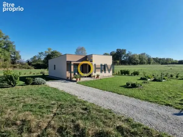 Terrain constructible de 946 m2 Nervieux (42)