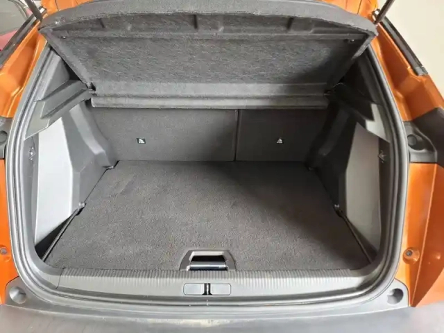 Peugeot 2008 puretech 100 s&amp;s bvm6 — photo 9
