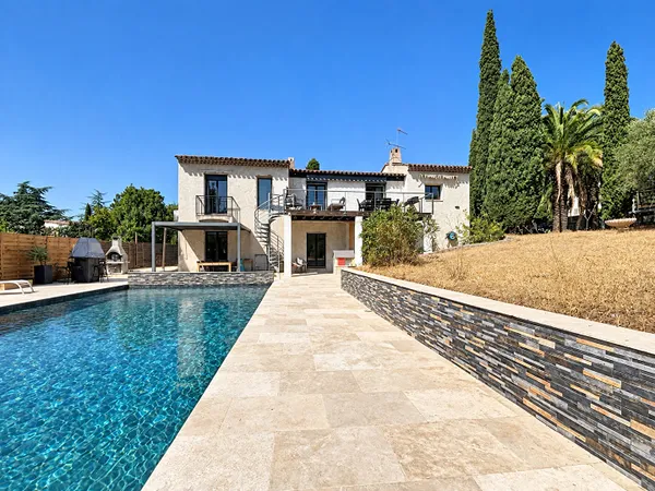 Tour de mare, Villa 156 m² entièrement rénovée avec piscine