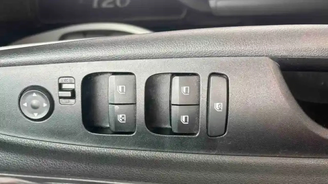 Hyundai I20 1.0 t-gdi 100 dct-7 hybrid 48v — photo 22
