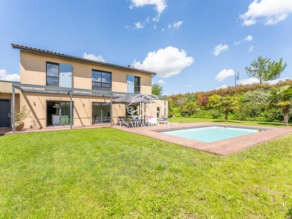 Vends maison récente - 180 m² - 7 pièces, 5 chambres - Sathonay Village 69580
