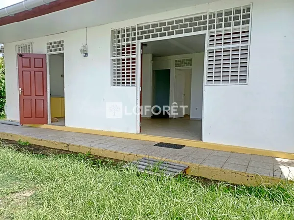 Local commercial 3 pièces 58 m²