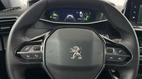 Peugeot 2008 1.2 PureTech 130ch S&S Allure Pack — photo 25