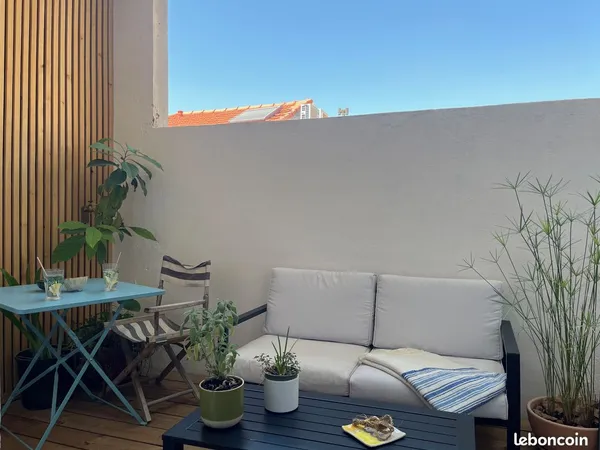 Appartement traversant avec terrasse, 2 pièces, 53 m2