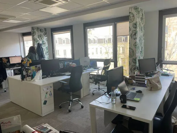 Bureaux 389 m²