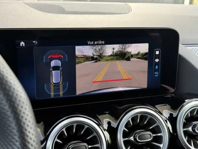Mercedes Gla 180 amg line — photo 17