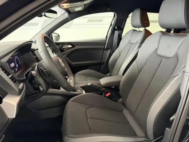 Audi A1 sportback 30 tfsi 116ch s line s tronic 7 — photo 12